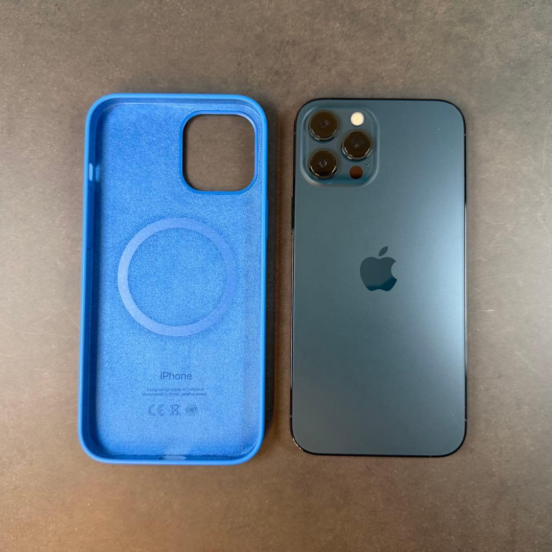 Apple iPhone 12 Pro Max + 純正ケース