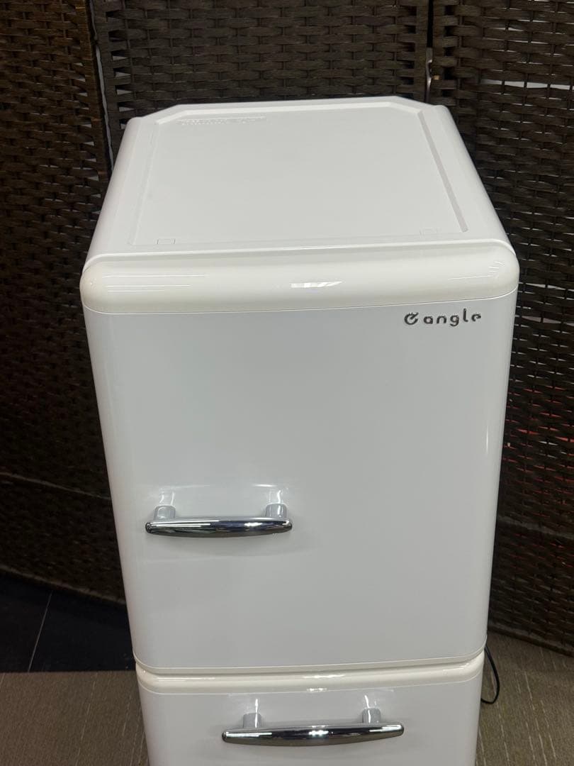 【美品】イーアングル 149L 冷凍冷蔵庫　ANG-RE151-A1