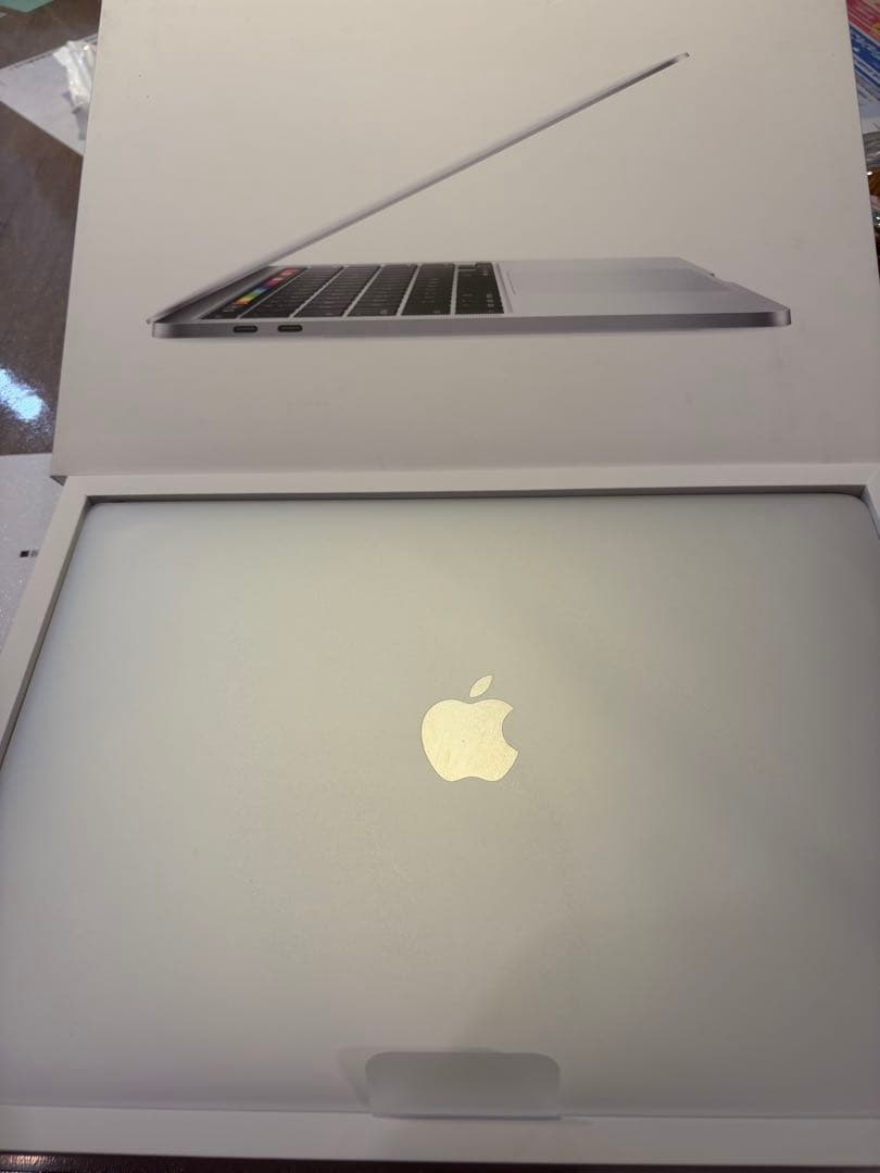MacBook Pro 13インチ 2020 intel シルバー