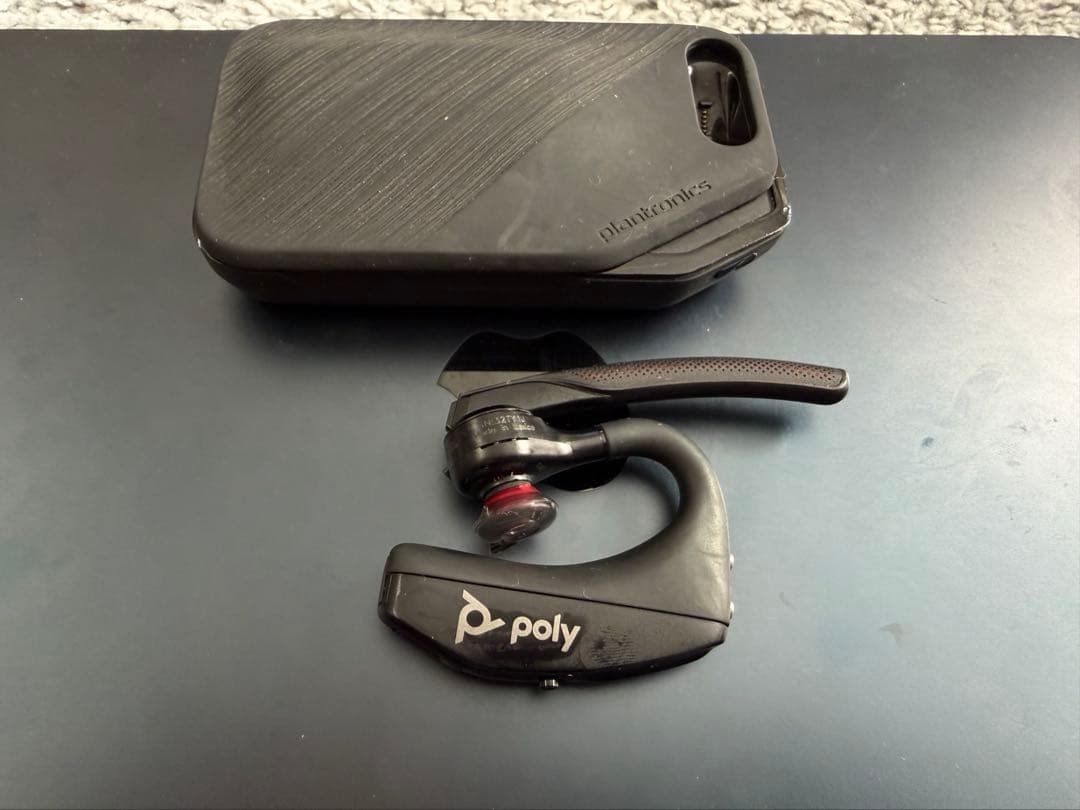 Poly Voyager 5200 片耳ワイヤレスイヤホン 充電ケース付き
