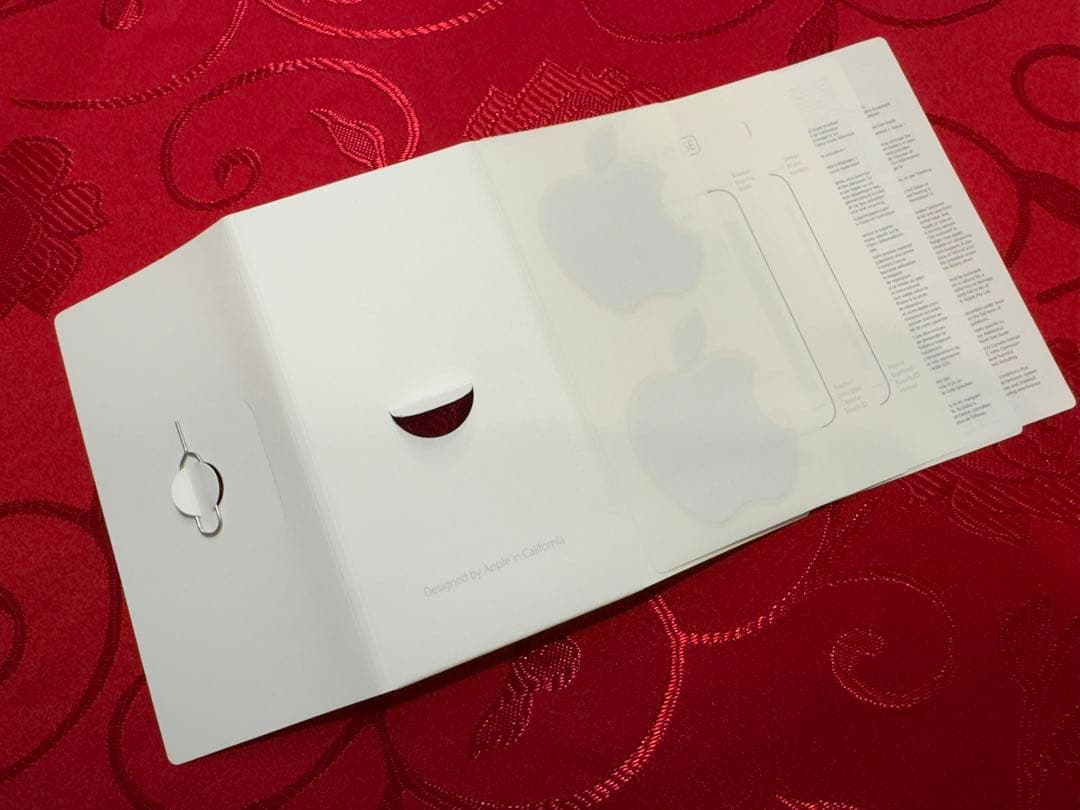 【極美品】Apple iPhone SE MLXN2VC/A SIMフリー
