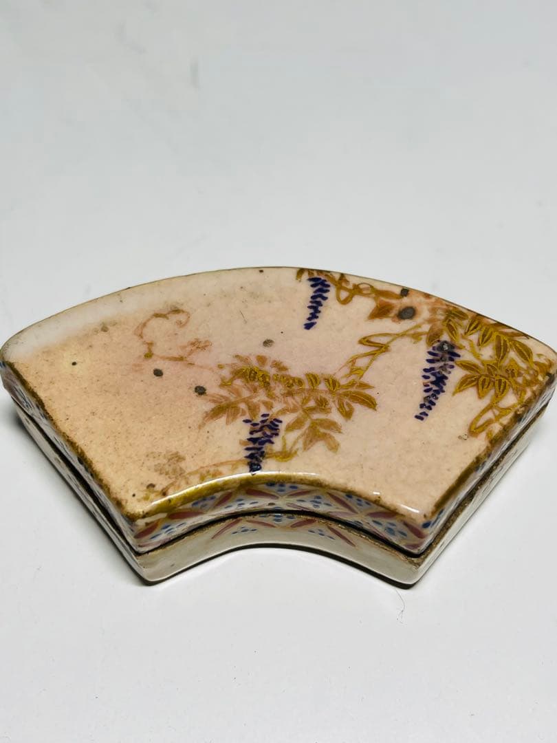 時代物　真葛香山造　仁清写　扇形陶器香合 花柄 共布　木箱付き