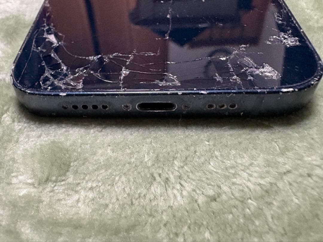 Apple iPhone 13 本体 MLNC3J/A