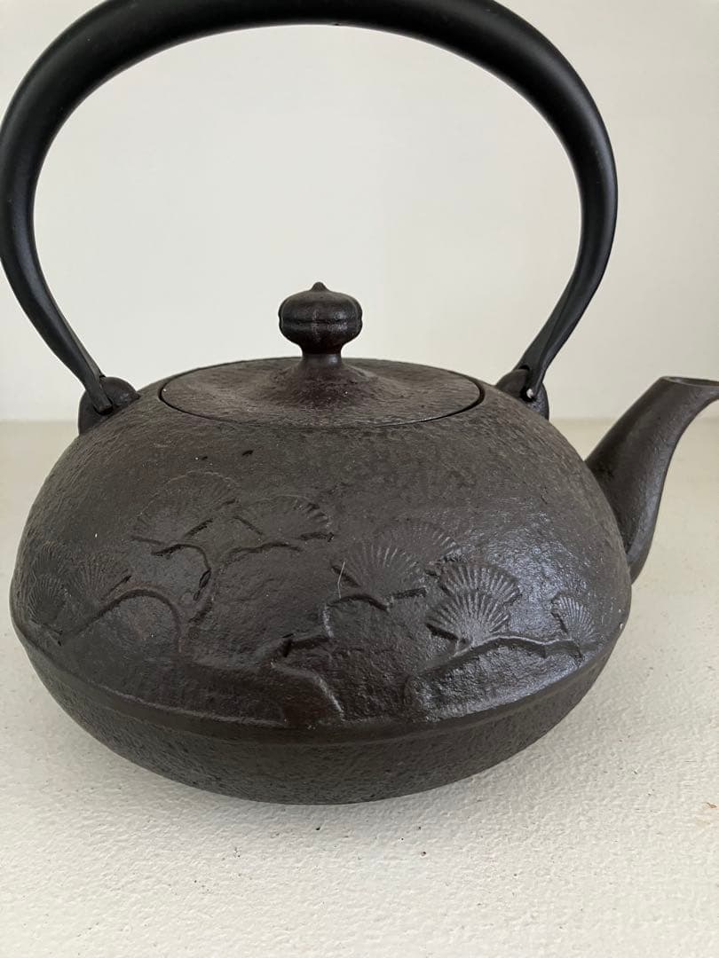 鉄瓶　南部鉄瓶　新品未使用　松模様