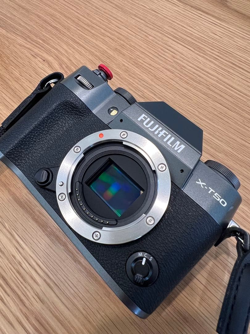【美品2025.3購入】FUJIFILM X-T50 ミラーレスカメラ(箱付き)