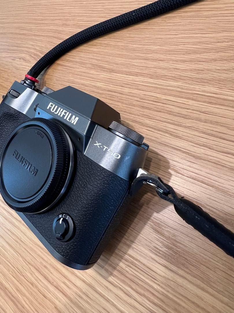 【美品2025.3購入】FUJIFILM X-T50 ミラーレスカメラ(箱付き)