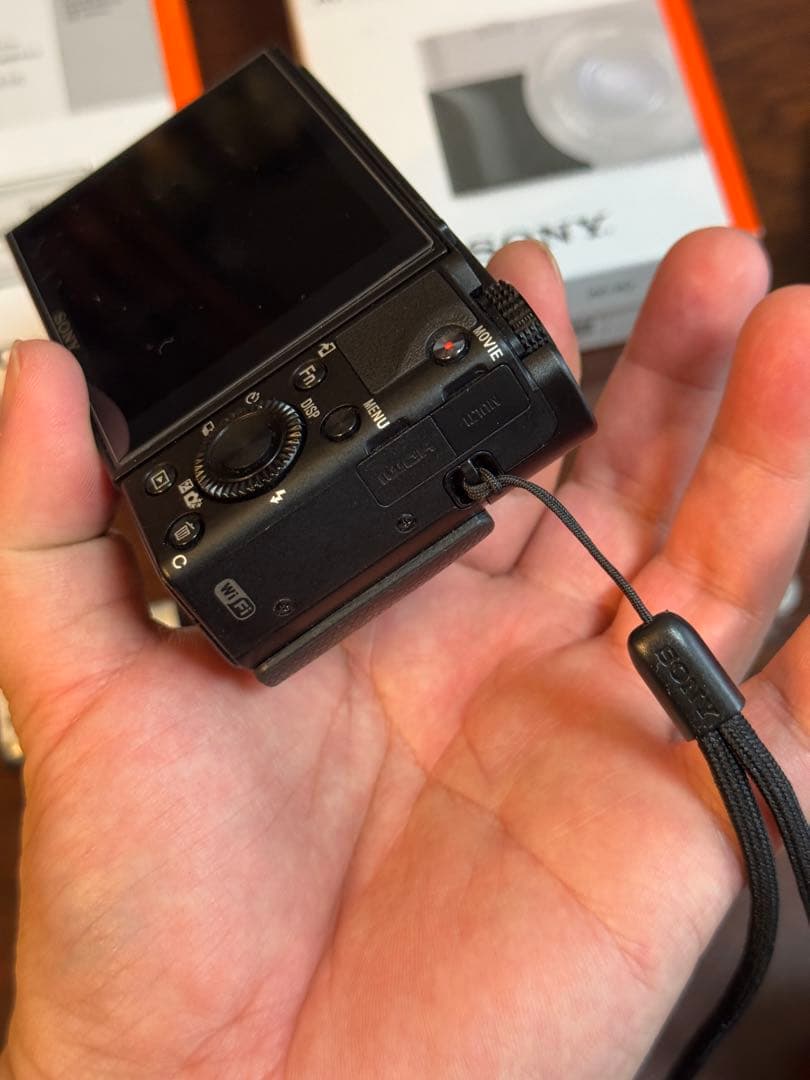 【極美品】【ソフマップ5年保証付き！】SONY RX100 V(M5)付属品多数