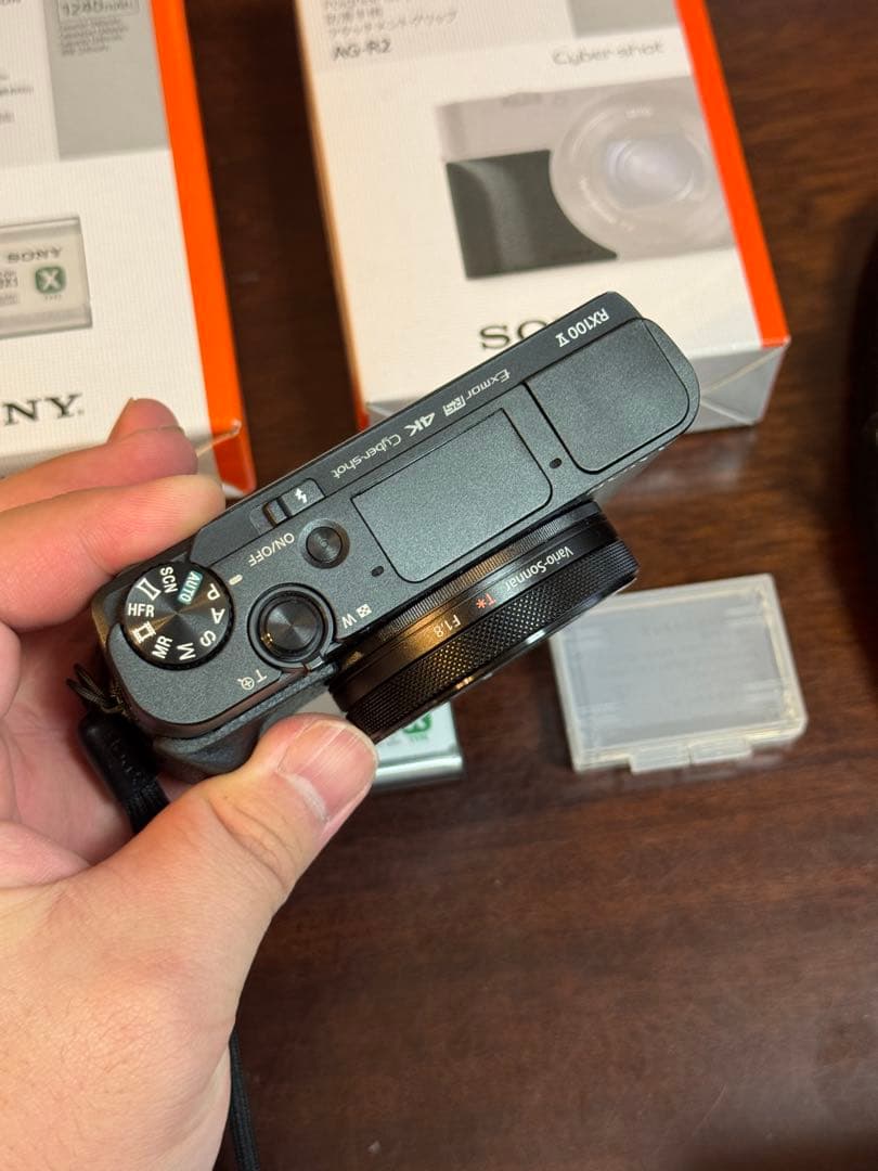 【極美品】【ソフマップ5年保証付き！】SONY RX100 V(M5)付属品多数