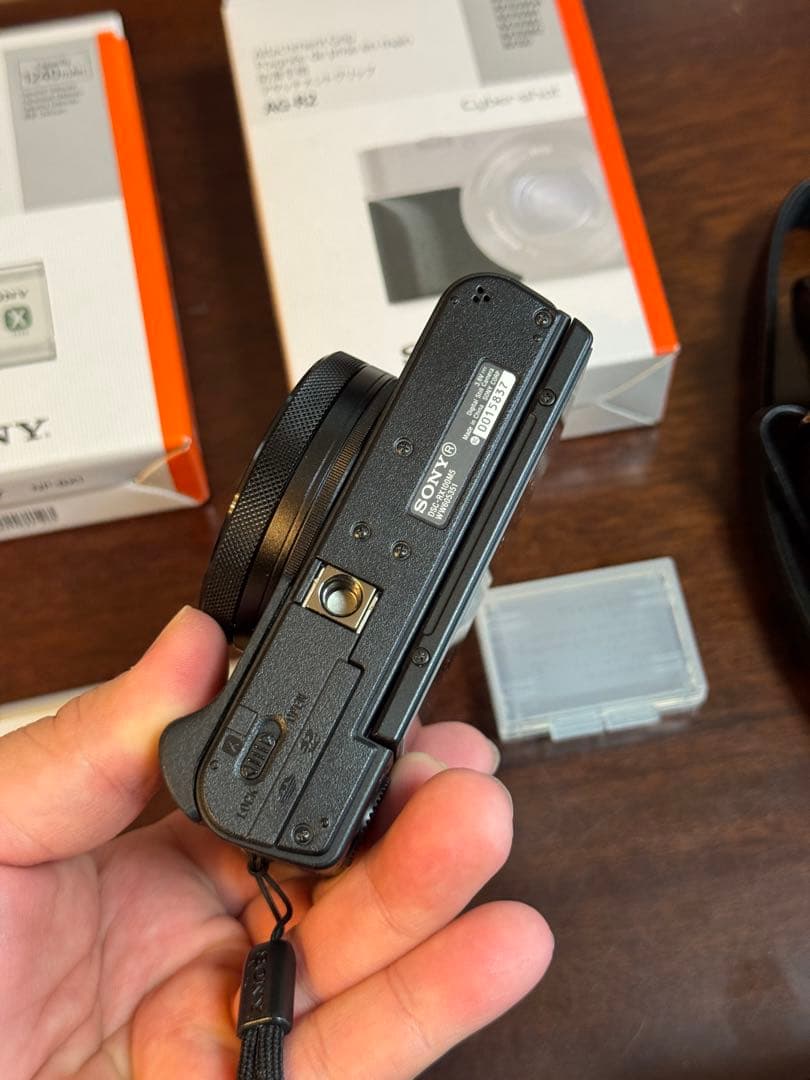 【極美品】【ソフマップ5年保証付き！】SONY RX100 V(M5)付属品多数