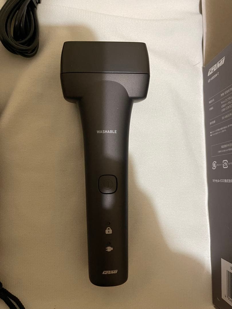 未使用　メンズシェーバー　IZUMI IZF-V855W-T 5枚刃