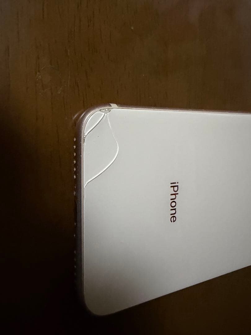 i*e様 Apple iPhone 8 ゴールド 本体