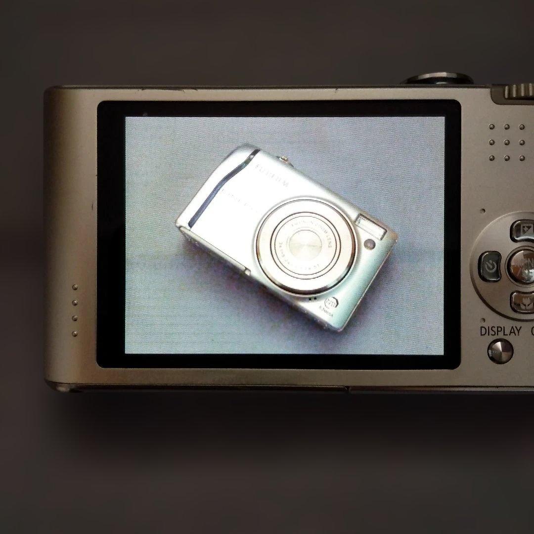 Panasonic LUMIX DMC-FX66　シルバー