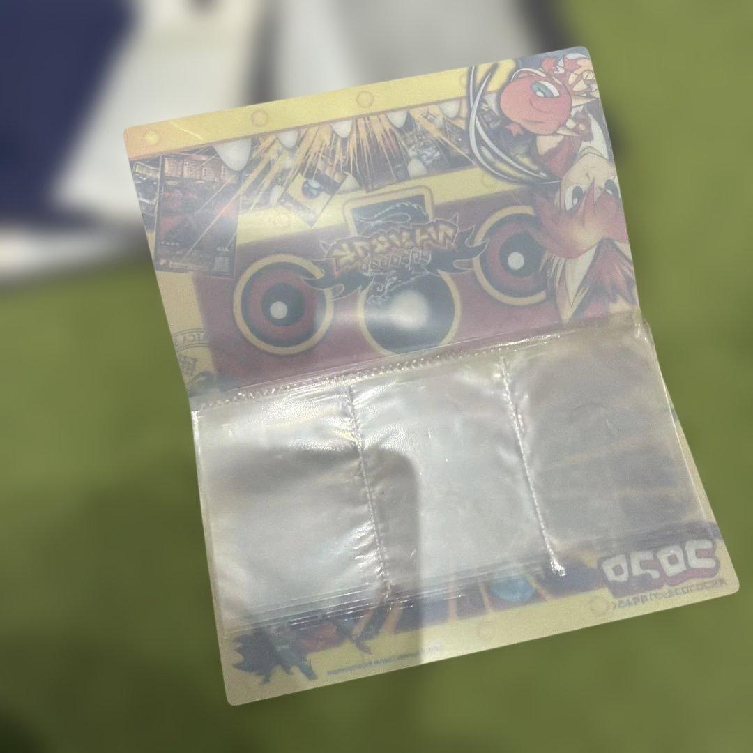 カードホルダーとカードスリーブ