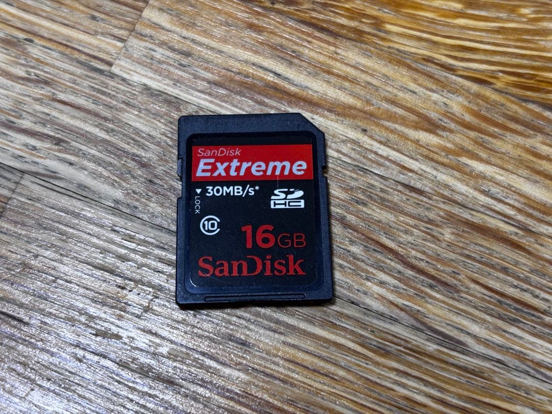美品　CASIO EXILIM EX-H15　SDカード付