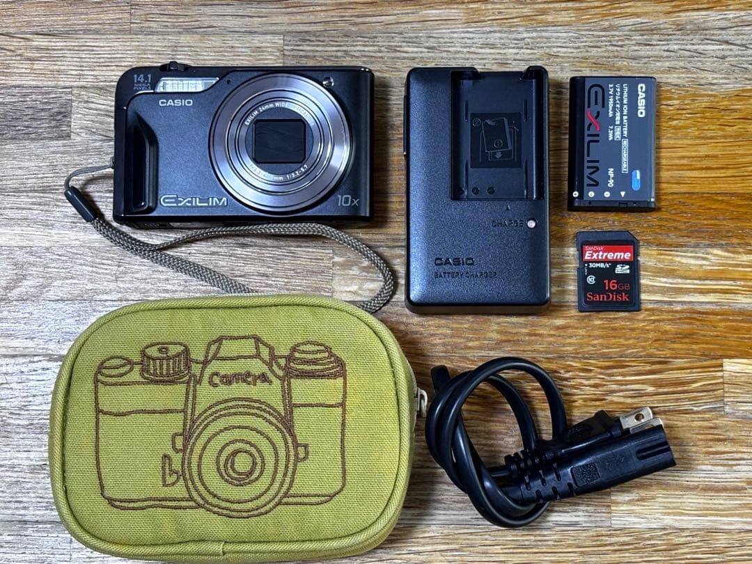 美品　CASIO EXILIM EX-H15　SDカード付