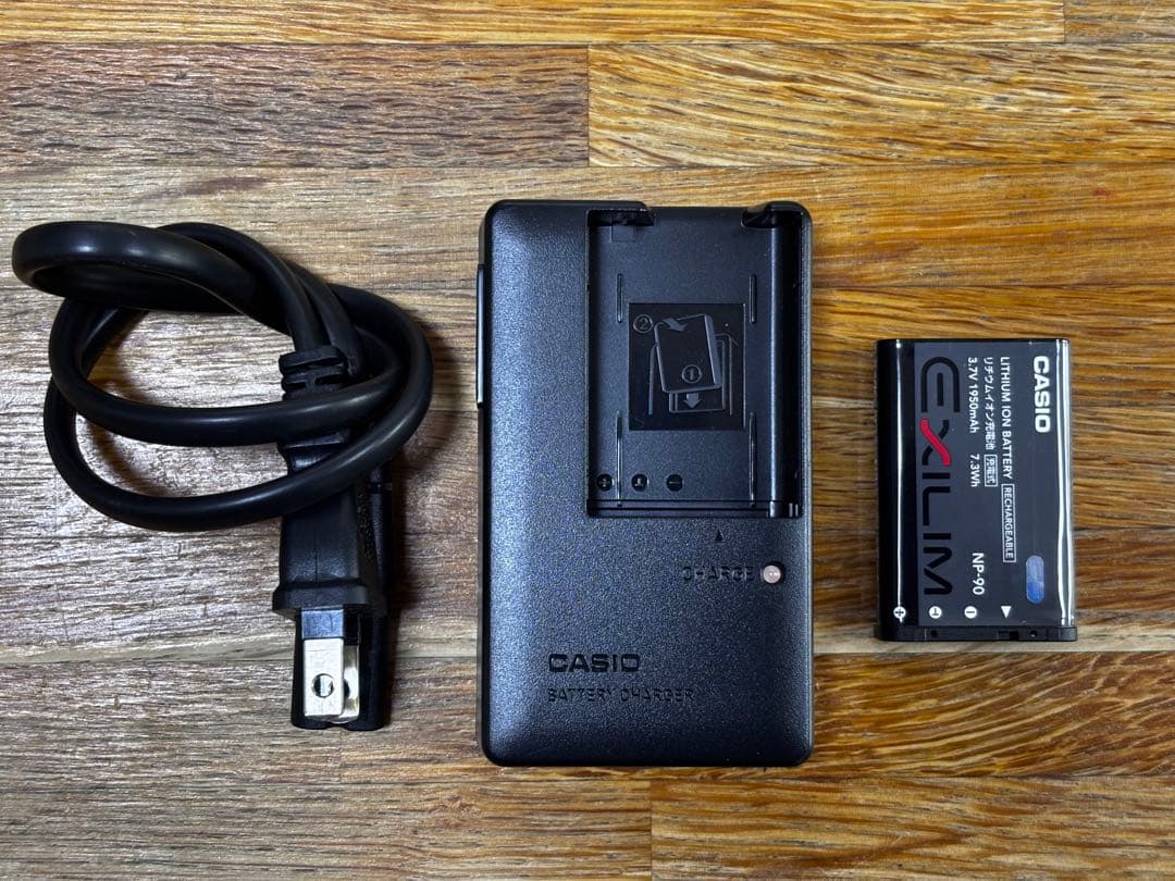美品　CASIO EXILIM EX-H15　SDカード付