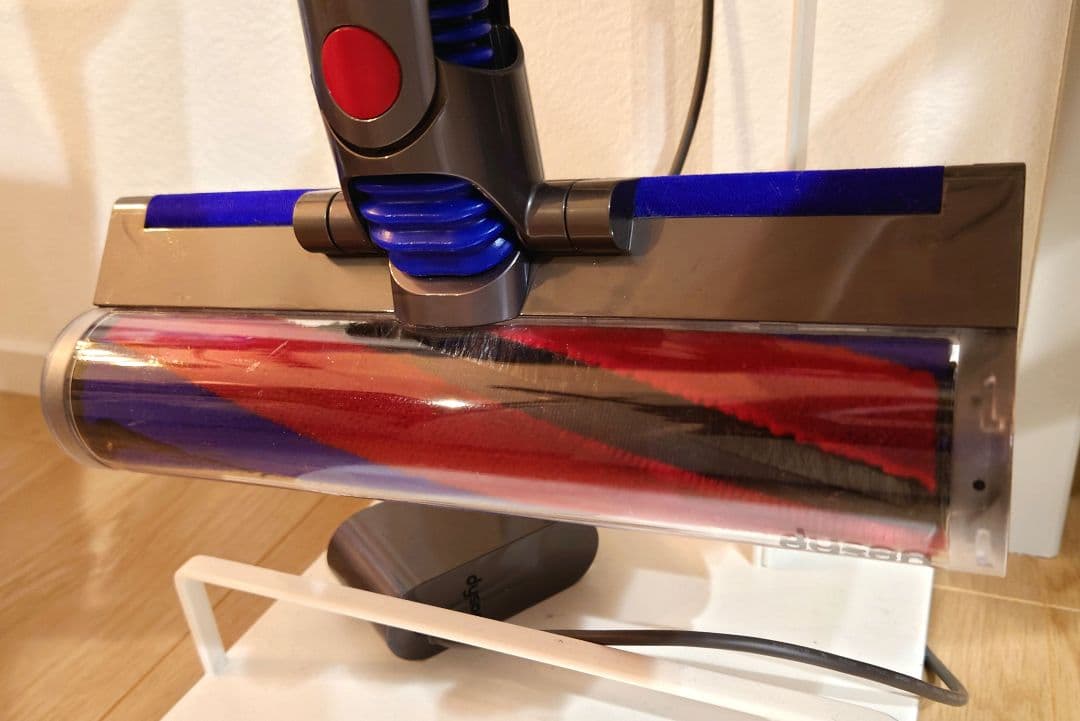 Dyson SV10K コードレス掃除機　USED 美品