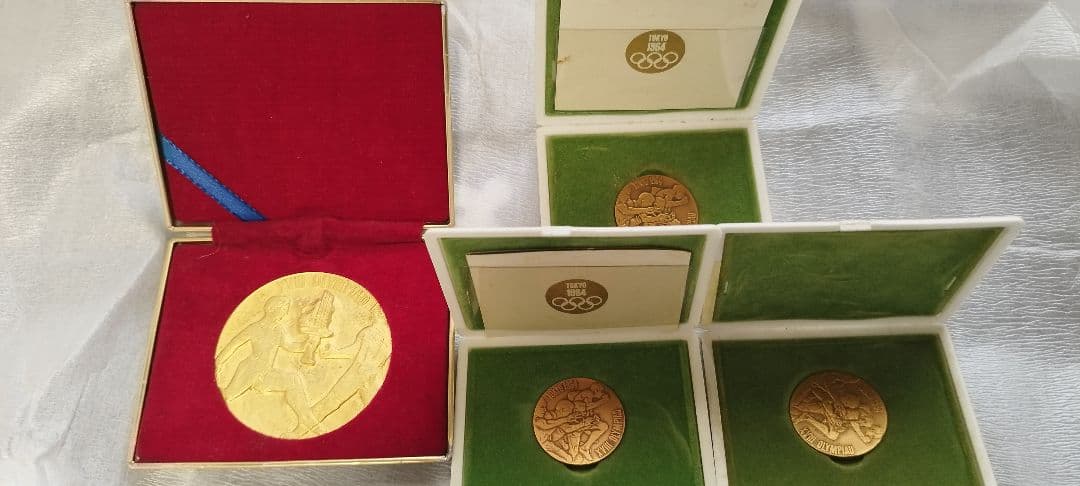 【激安出品】マニア必見！1964東京五輪記念メダル4点セット