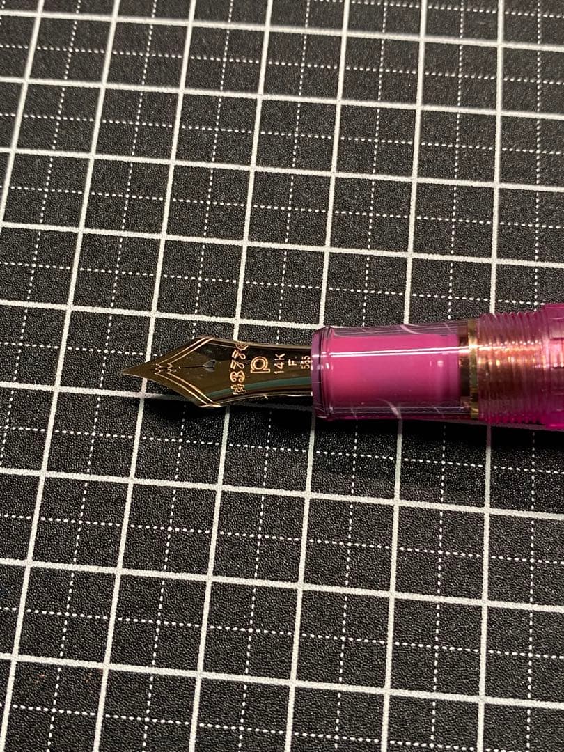 PLATINUM CENTURY NICE LILAS 万年筆　字幅F