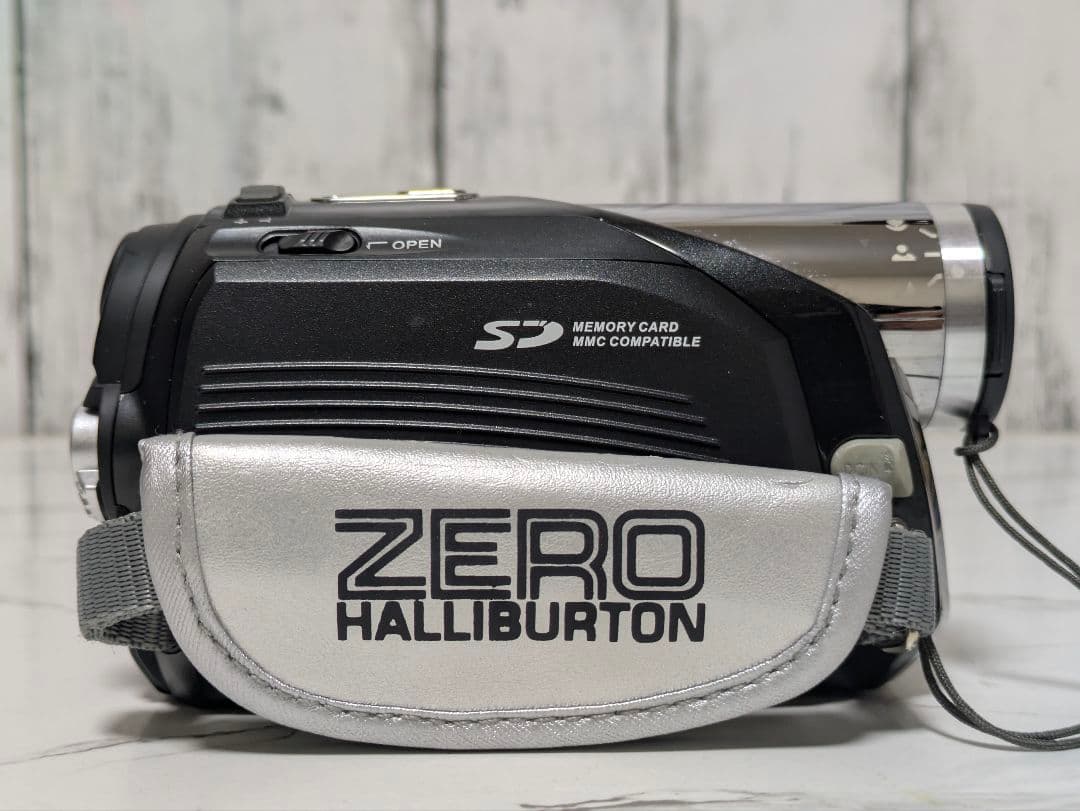【非売品】IA　ZERO HALLIBURTON　デジタルカメラ