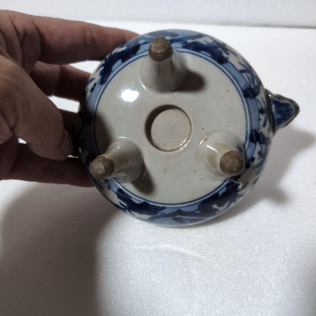 使い込まれた時代染め付け香炉美品です。