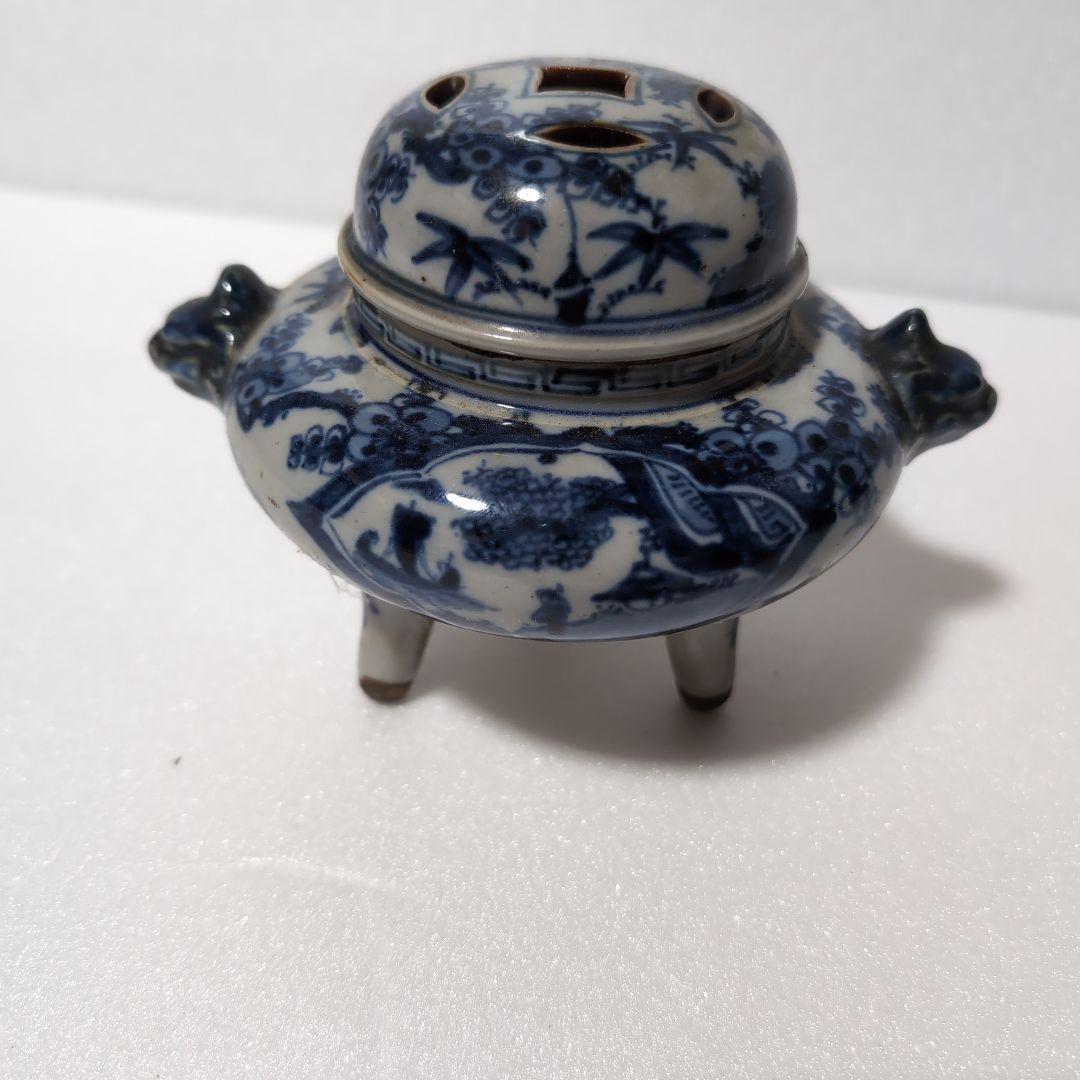 使い込まれた時代染め付け香炉美品です。