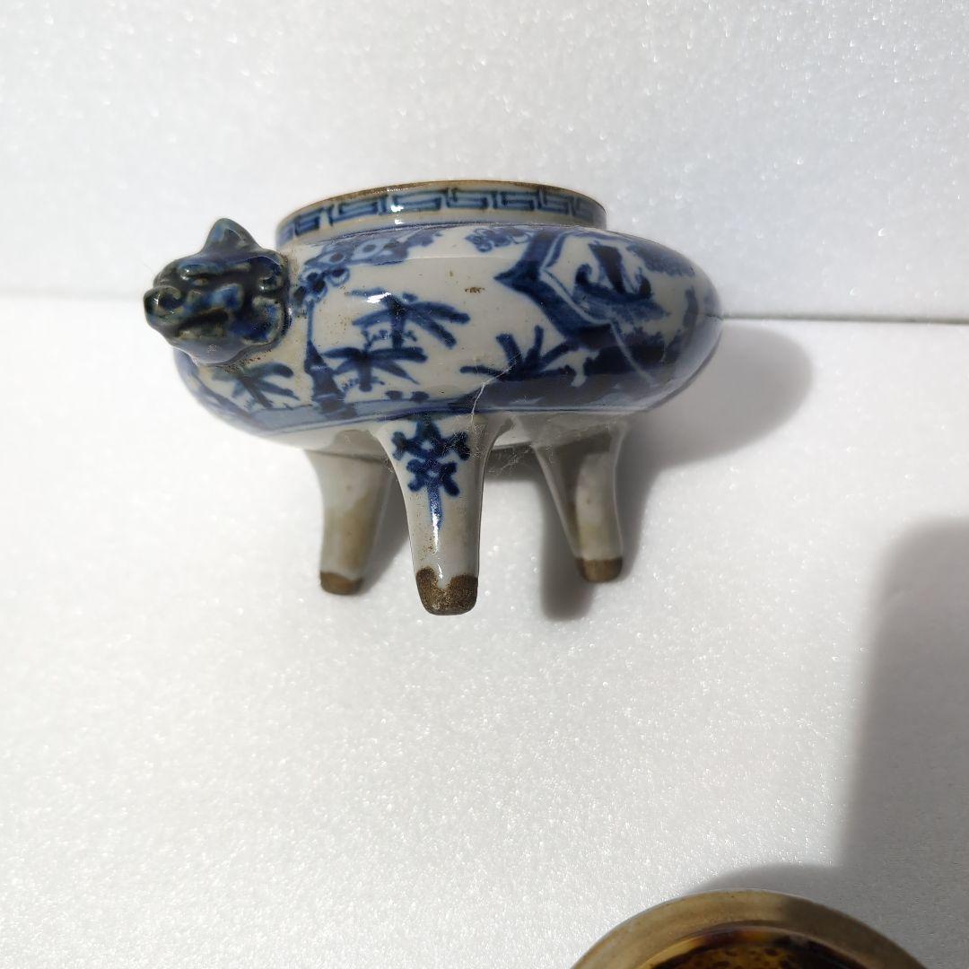 使い込まれた時代染め付け香炉美品です。