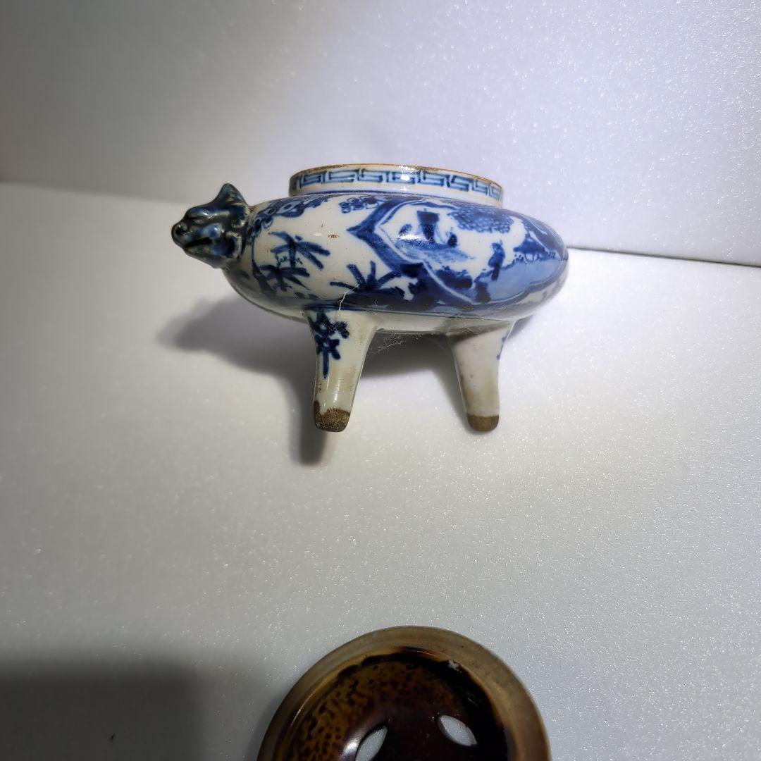 使い込まれた時代染め付け香炉美品です。