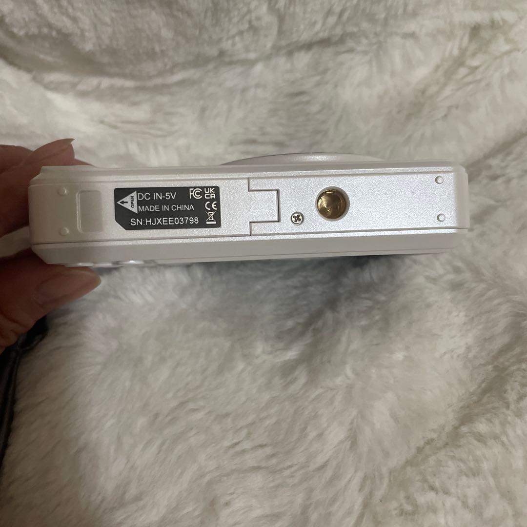 5K ULTRA HD 72.0 MEGA PIXELS デジタルカメラホワイト