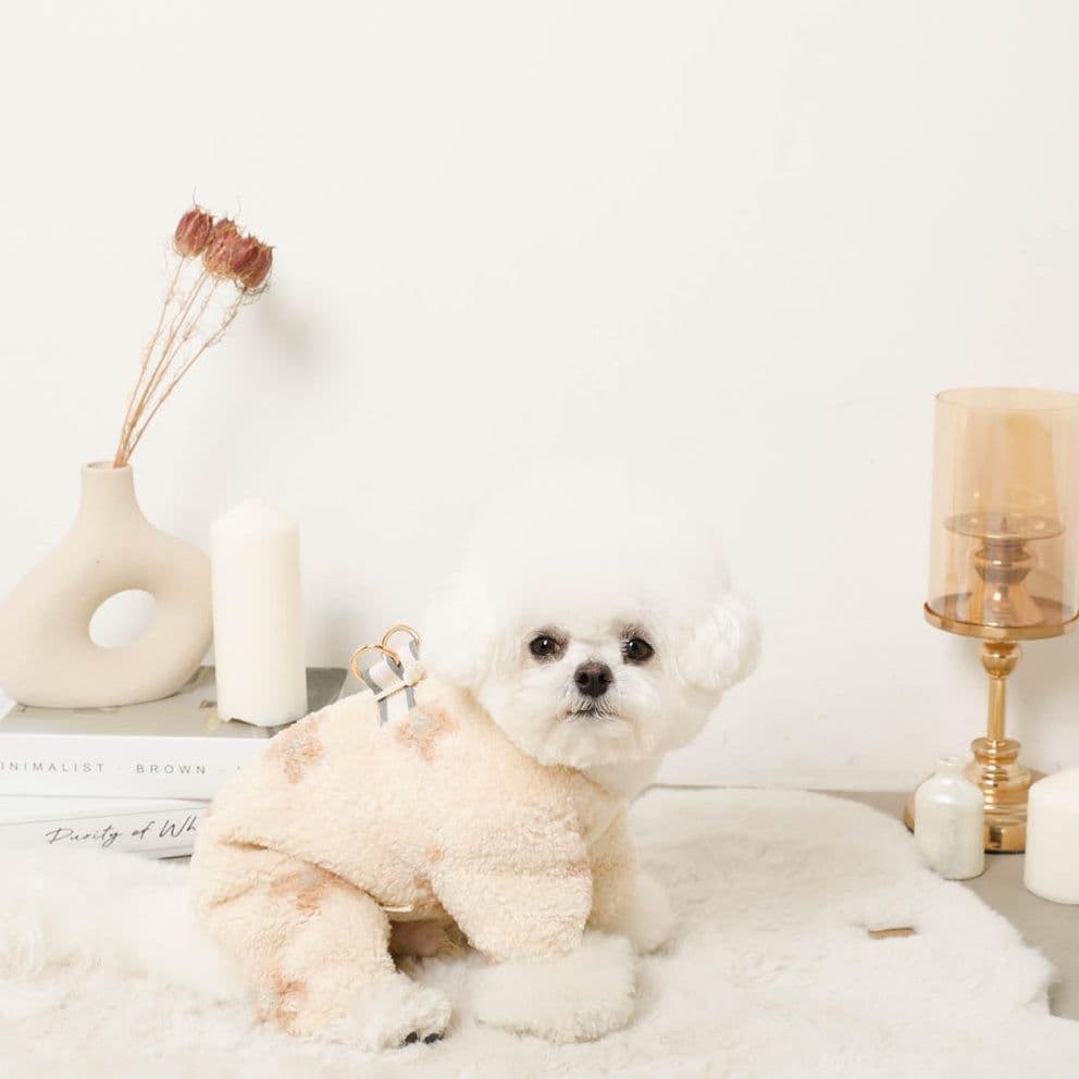 monchéri モンシェリ 遠赤外線フラワーボアロンパースハーネス 犬服