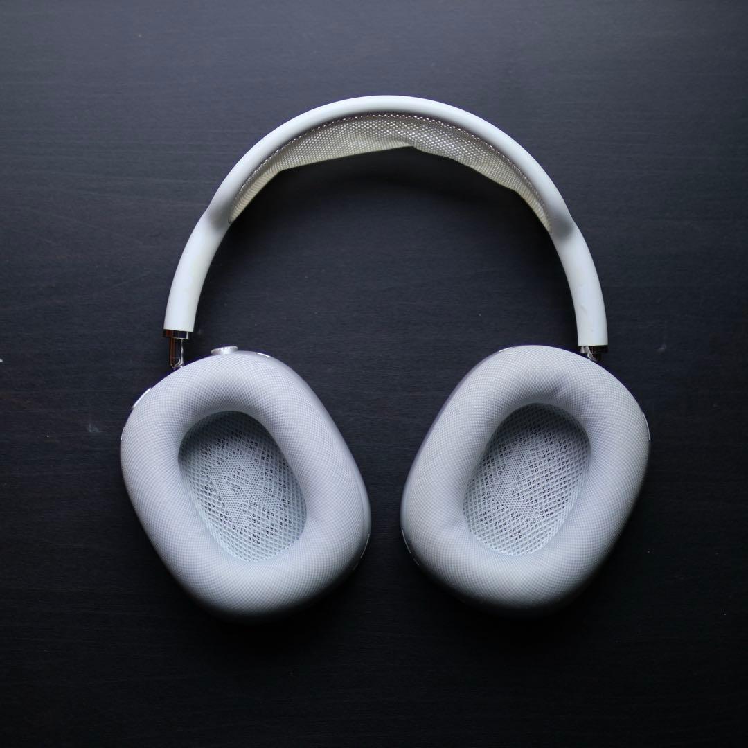 AirPods MAX シルバー　（スタンド付き）