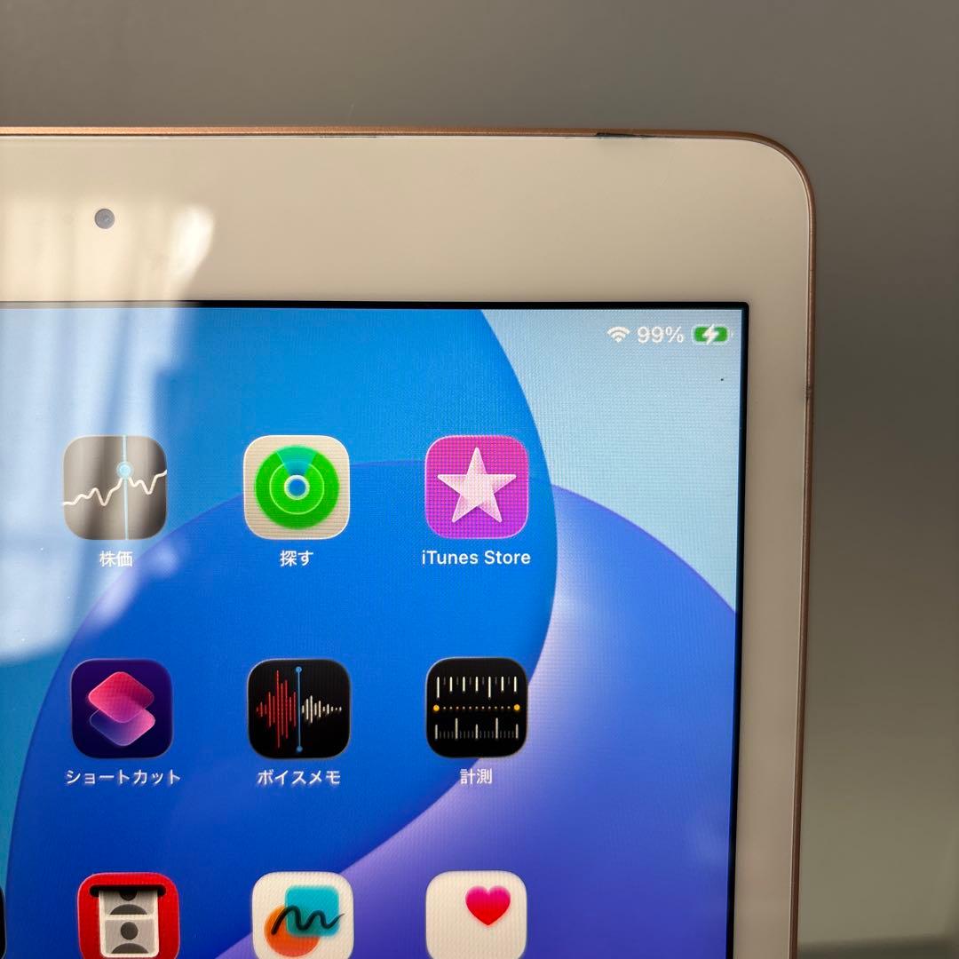 iPad 第8世代 128G Wi-Fi 94％ 新同品gold