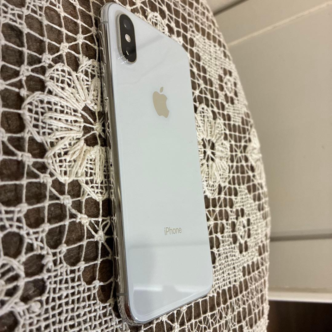 Apple iPhone Xs 64GB シルバー　本体　SIMフリー