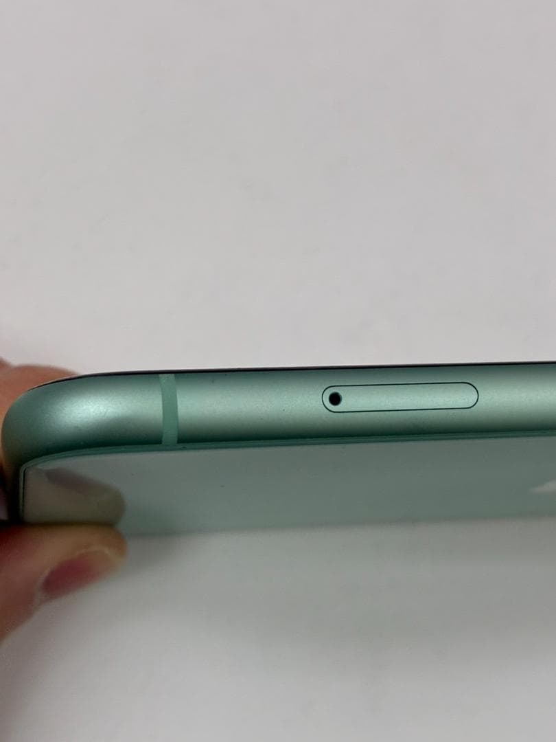 ニ*キ様 【美品】iPhone 11 グリーン 64GB SIMフリー 純正