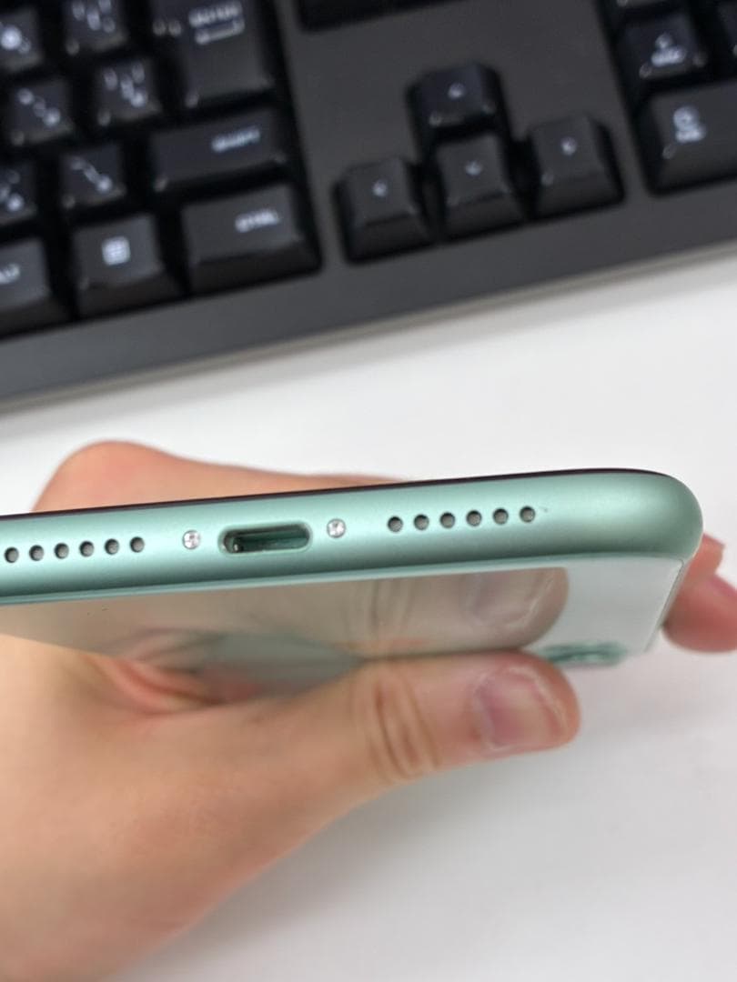ニ*キ様 【美品】iPhone 11 グリーン 64GB SIMフリー 純正