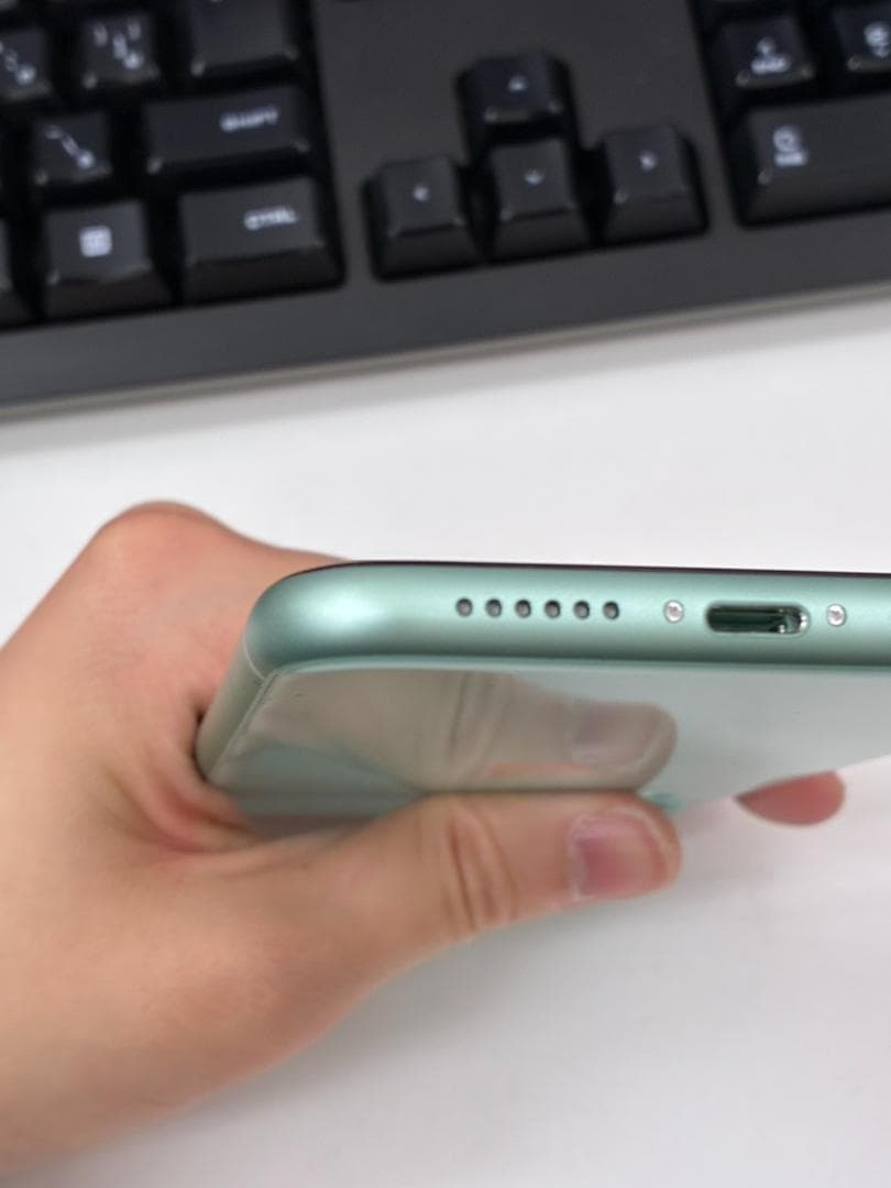 ニ*キ様 【美品】iPhone 11 グリーン 64GB SIMフリー 純正