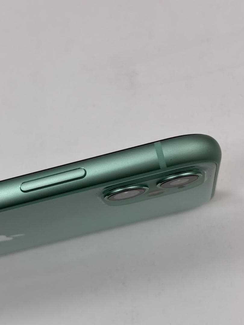 ニ*キ様 【美品】iPhone 11 グリーン 64GB SIMフリー 純正