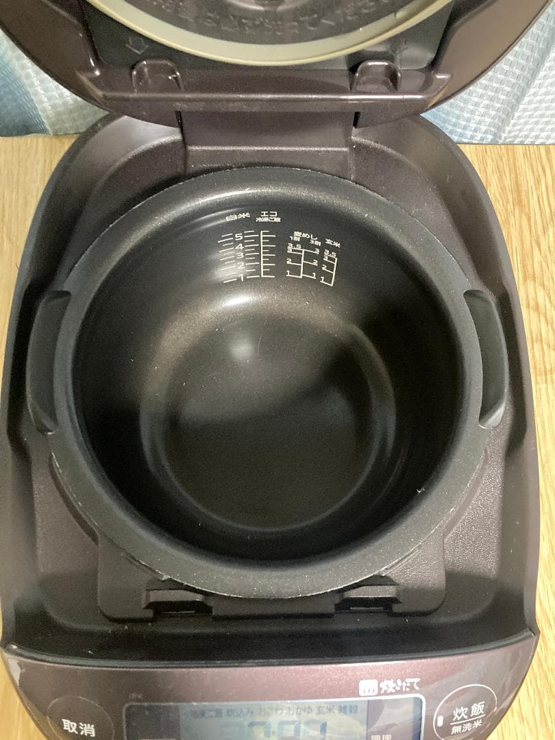 21年製TIGER 炊飯器 ジャー圧力IHジャー炊飯器 5合炊きJPK-B100