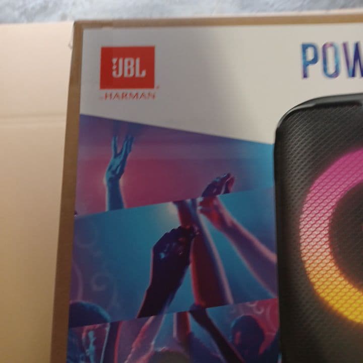 JBL POWERFUL BASS BOOST ワイヤレススピーカー