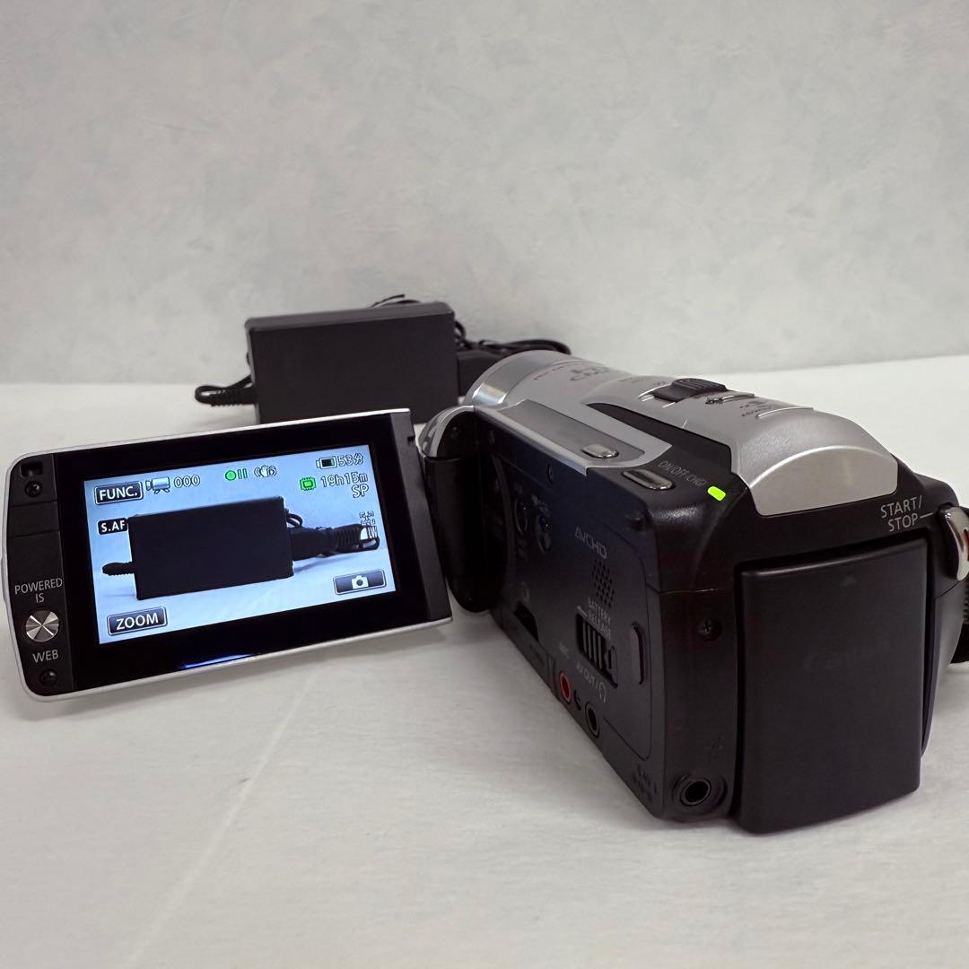 【美品】64GB内蔵！Canon ビデオカメラ iVIS HF M32 シルバー