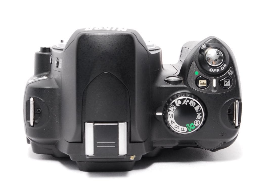 ◆Nikon D40◆ショット数僅か◆すぐ使える◆一眼レフカメラ◆スマホ転送OK