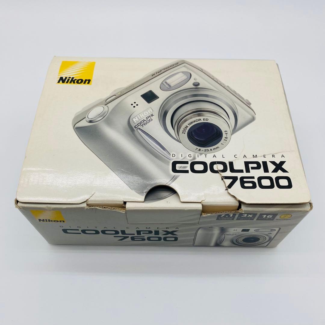 Nikon COOLPIX 7600 シルバー 単3電池駆動