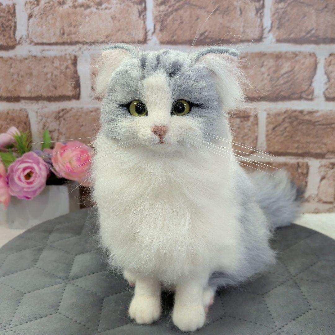 羊毛フェルトハンドメイド 長毛猫のぬいぐるみ