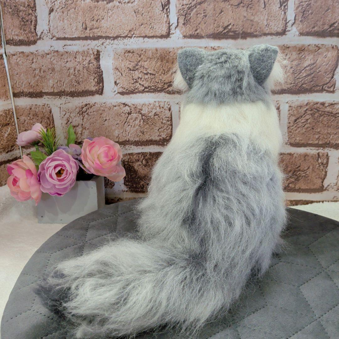 羊毛フェルトハンドメイド 長毛猫のぬいぐるみ