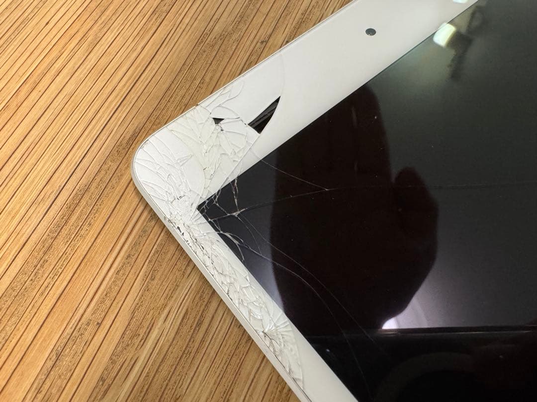 iPad mini Wi-Fi + Cellular 64GB 画面割れ