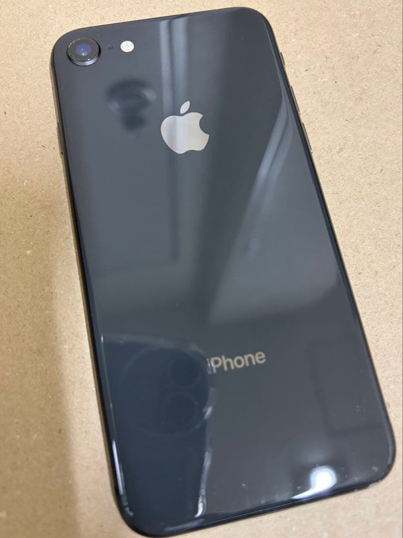 iPhone8 本体 アイフォン