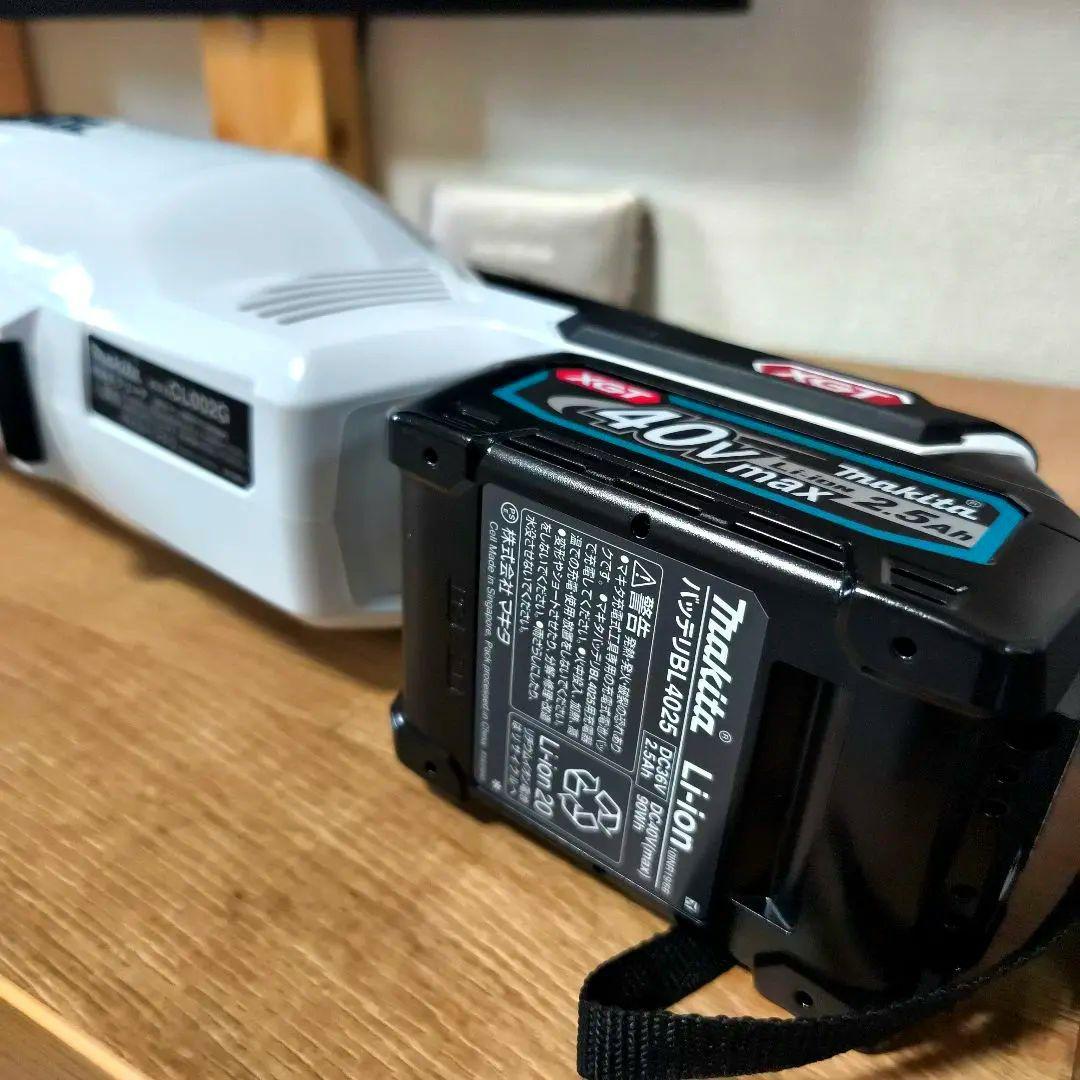 【極美品】♦ マキタ40v掃除機　/新品フィルター紙パック20枚他スタンドセット