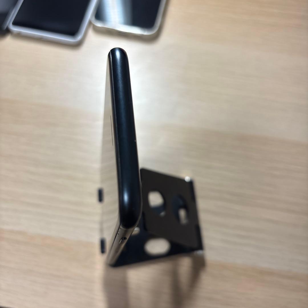 Apple iPhone SE3 第3世代　64gb