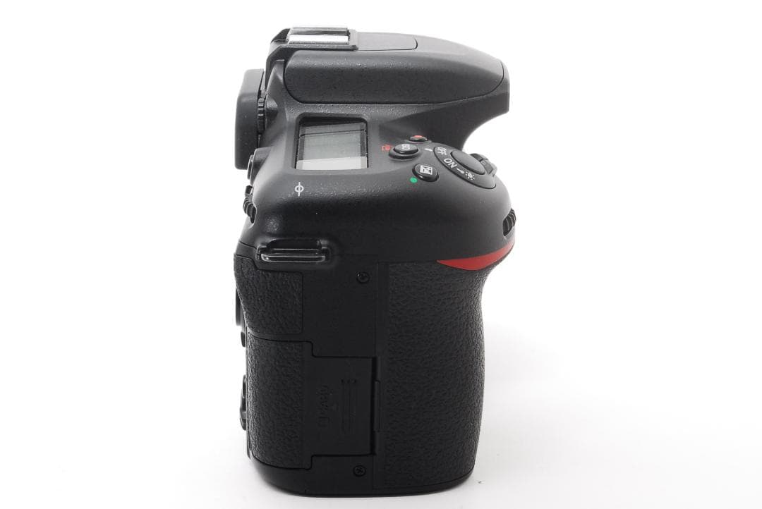 Nikon D7500 高画質18-140mm VR付　三脚 バック 卒業 入学