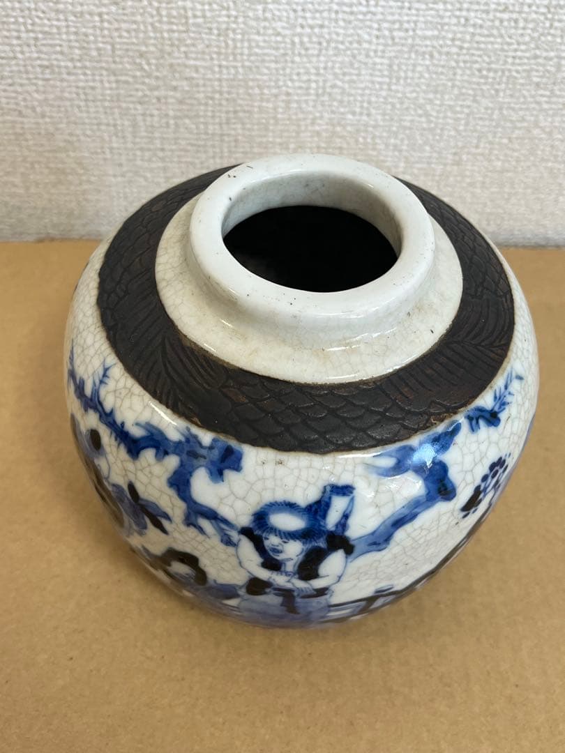 中国古美術 清朝期青花 康熙年製 銘 桃人物図 小壺時代物